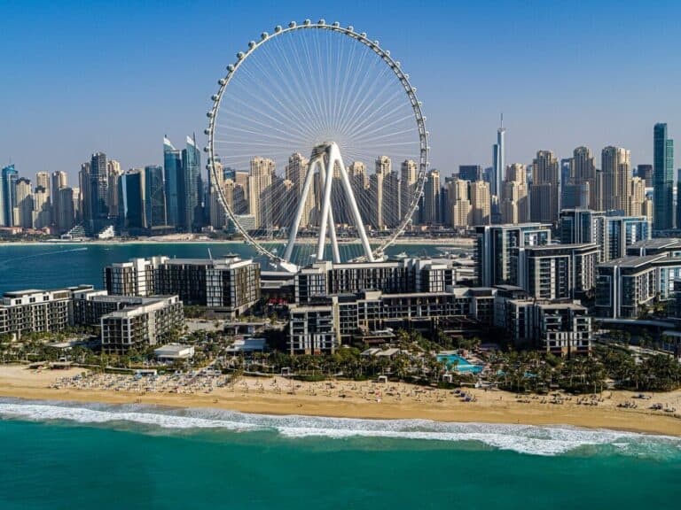 Where Is Dubai + 15 Reasons It Draws Millions of Vacationers Every Year