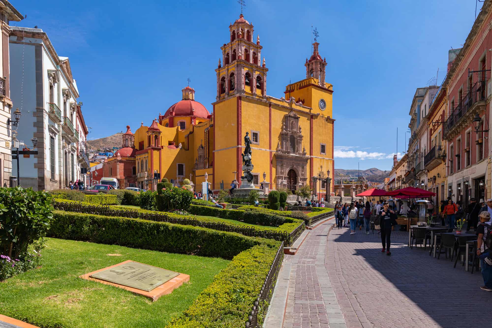 Basilica of Our Lady of Guanajuato cathedral and Plaza de la Paz in Guanajuato City, Mexico.