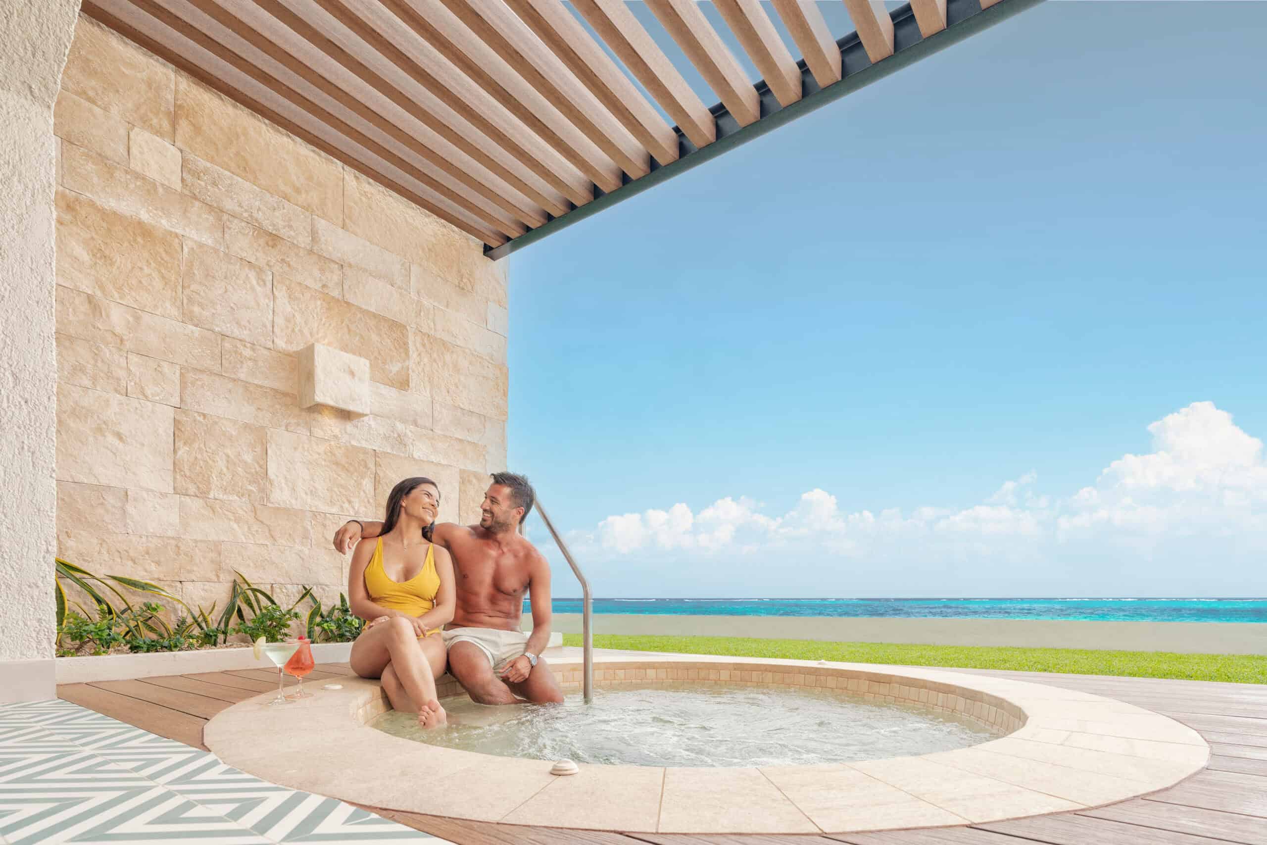 Hilton Cancun Mar Caribe All-Inclusive Resort - Enclave Guest Suite - Whirlpool